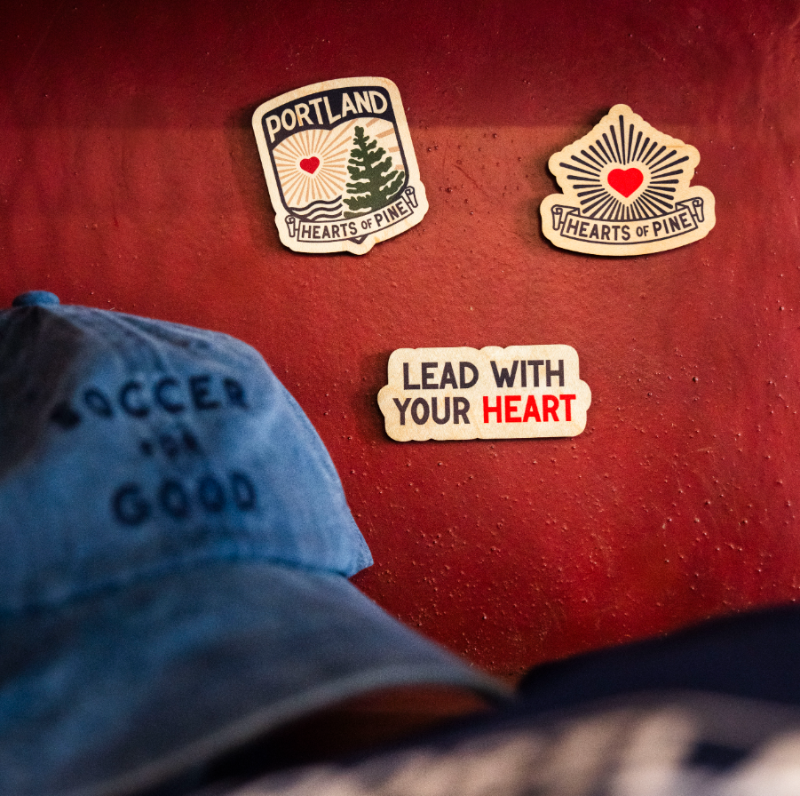 Crest Magnet